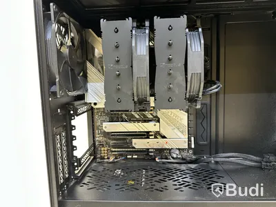 Stationär dator. OBS! Säljs som reparationsobjekt.