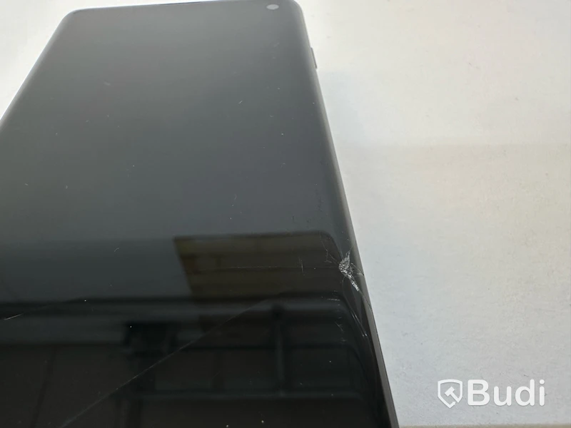 Mobil Samsung Galaxy S10 128GB. OBS! Sprucken skärm.
