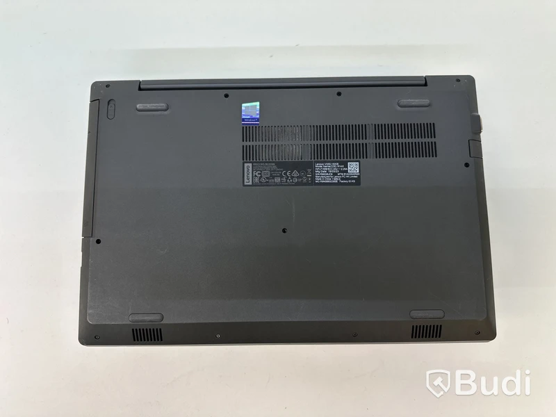 Dator Lenovo V330-15IKB. OBS! Inget OS.