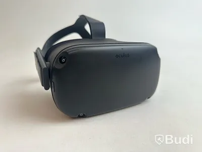 Oculus Quest VR headset 64GB.