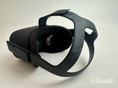 Oculus Quest VR headset 64GB.
