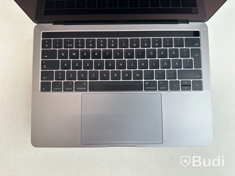Dator Apple MacBook Pro 13 tum (2017). OBS! Repad chassi.