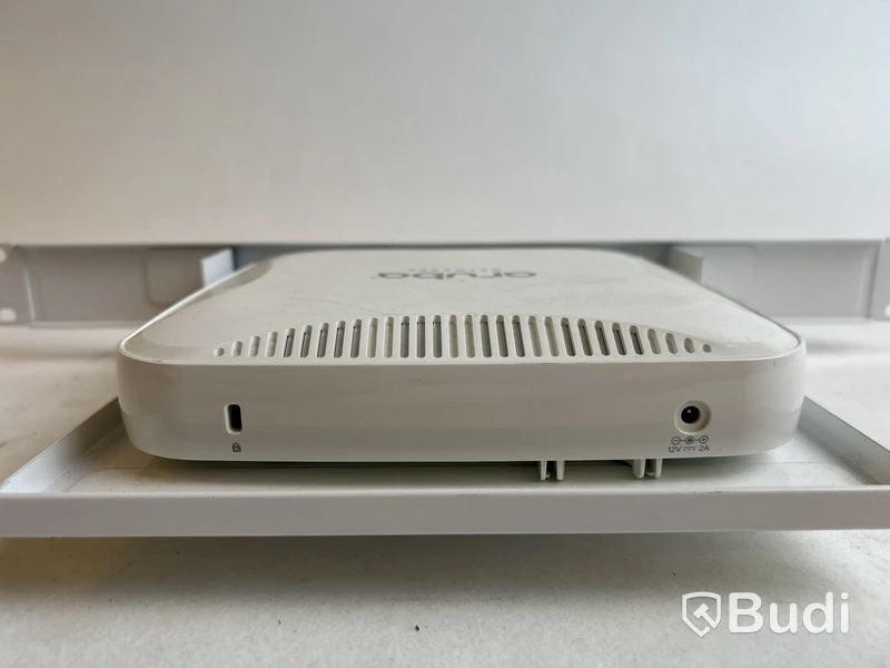 Aruba Networks 7005 (RW) 16 AP Controller