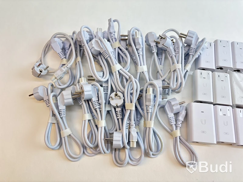 Parti av Ubiquiti POE-injektor 48 V 24 W.
