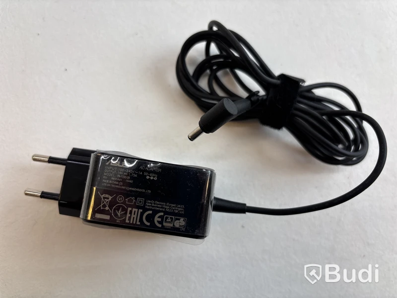 Dator Asus E502S. OBS! Inget OS