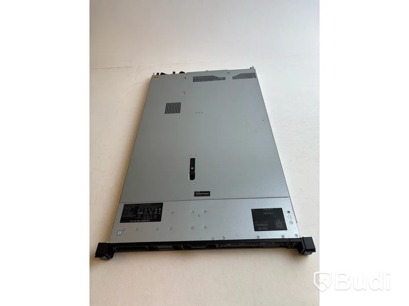Server HPE ProLiant DL360 Gen10. Obs! Inga hårddiskar