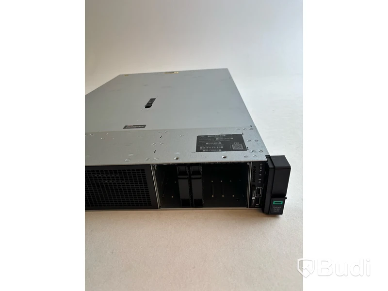 Server HPE ProLiant DL380 Gen10. Obs! Inga hårddiskar