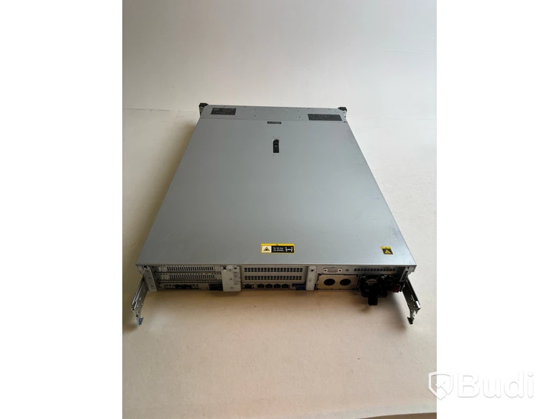 Server HPE ProLiant DL380 Gen10. Obs! Inga hårddiskar