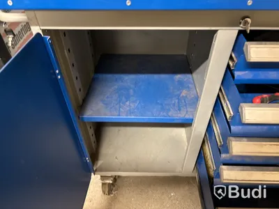 Verktygsvagn med innehåll