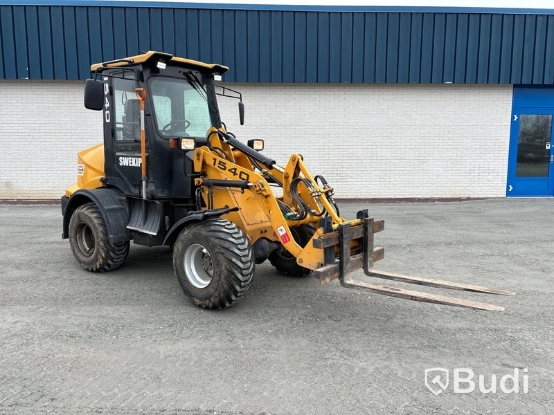 Lastmaskin med vikplog, skopa & gafflar 1540 , -2017
