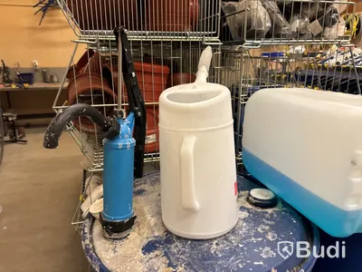 Ca 150 liter spolarvätska med pumpar