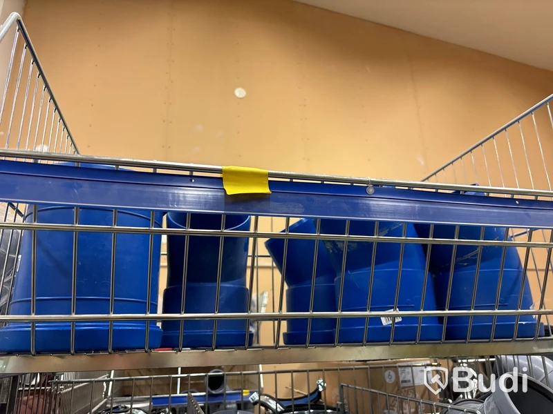 3 st hyllor med rördelar