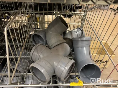 3 st hyllor med rördelar