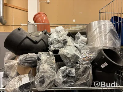 3 st hyllor med rördelar