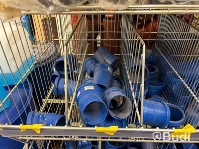 3 st hyllor med rördelar