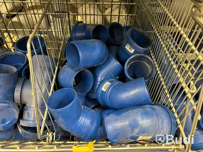3 st hyllor med rördelar