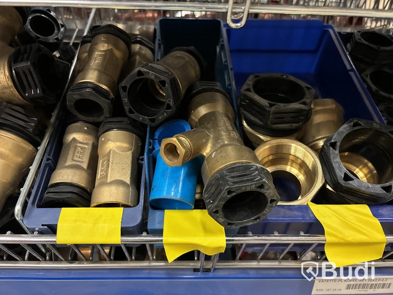 Stort parti pressdelar, nipplar & kopplingar m.m