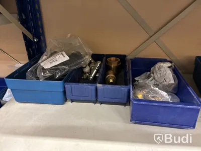 2 st plåthyllor med kopplingar & VVS-delar
