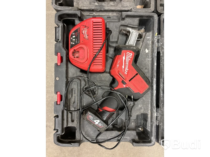 2 st kompakta tigersågar Milwaukee M12 CHZ