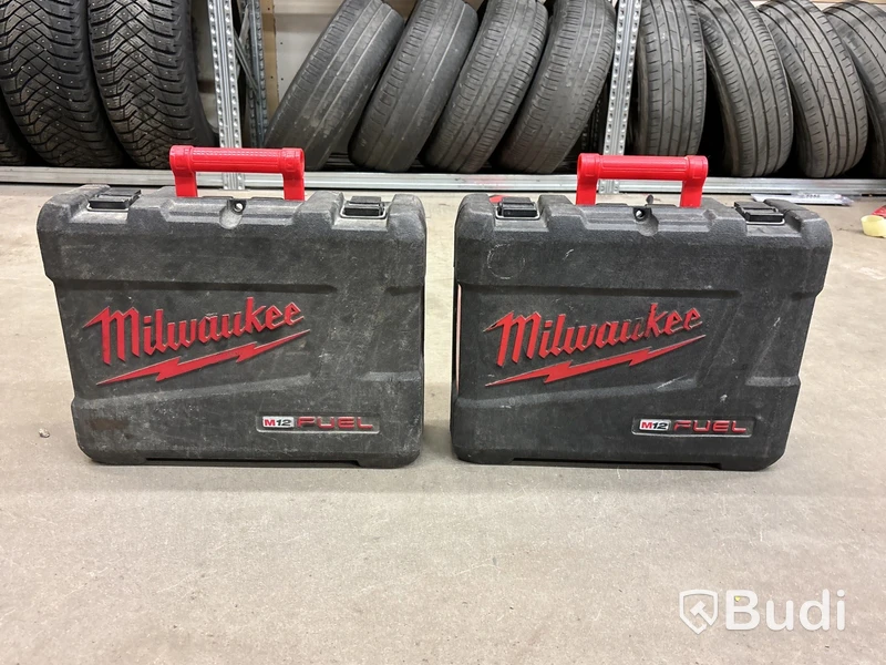 2 st kompakta tigersågar Milwaukee M12 CHZ