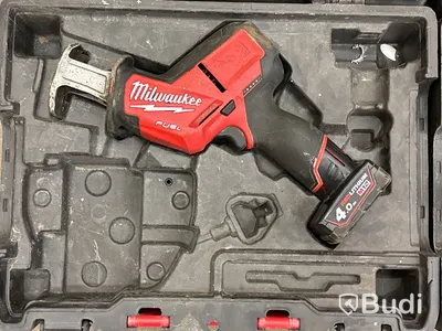 2 st kompakta tigersågar Milwaukee M12 CHZ
