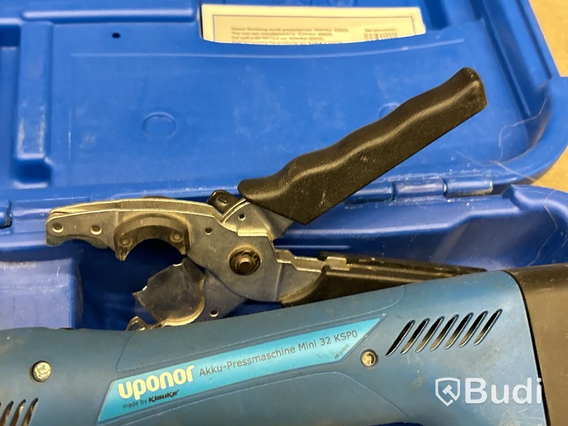 Pressverktyg Uponor Mini 32 med 4 st pressbackar