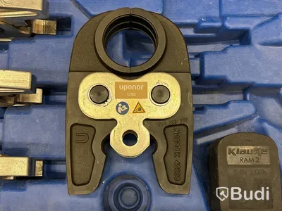 Pressverktyg Uponor Mini 32 med 5 st pressbackar