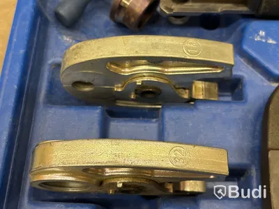 Pressverktyg Uponor Mini 32 med 5 st pressbackar