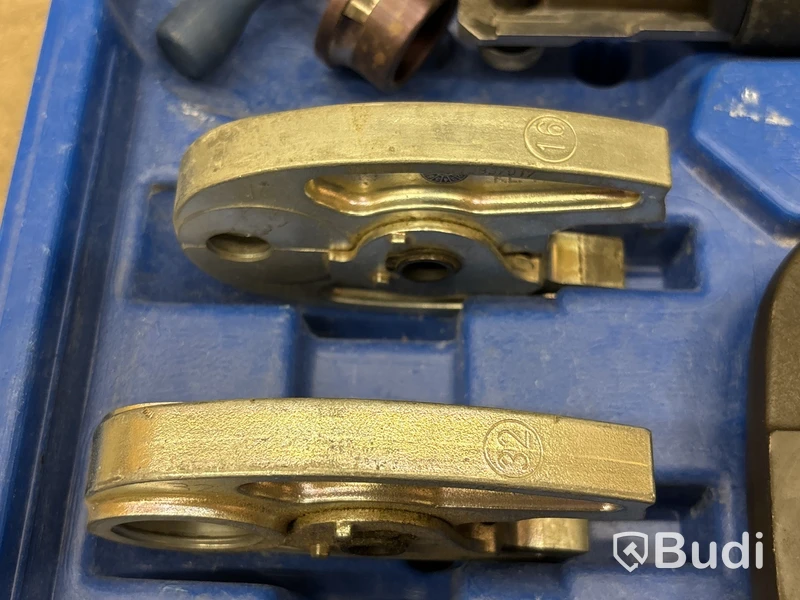 Pressverktyg Uponor Mini 32 med 5 st pressbackar