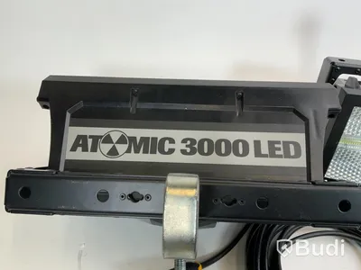 2st Martin Atomic 3000 LED ink fäste och strömkabel. Ord nypris ca 60 000 för paret