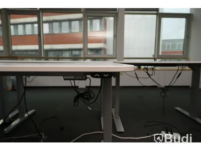 Elektriskt höj och sänkbart skrivbord, Funktionstestat. B:120cm, D:80cm