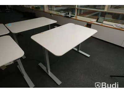 Elektriskt höj och sänkbart skrivbord, Funktionstestat. B:120cm, D:80cm