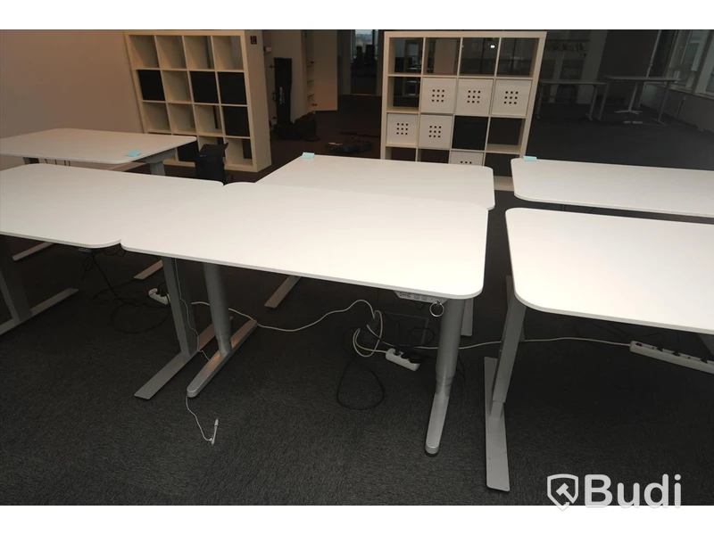 Elektriskt höj och sänkbart skrivbord, Funktionstestat. B:120cm, D:80cm