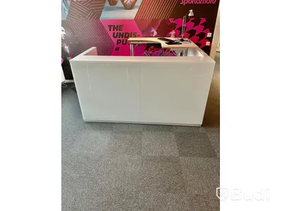 Receptionsdisk ink hurts och skåp