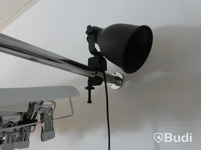 2 st sektioner klädhängare med tillhörande omklädningsrum. Samt alla galgar