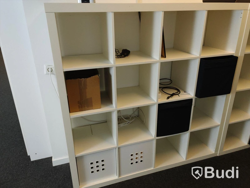 3 st Ikea hyllor - innehåll ingår ej