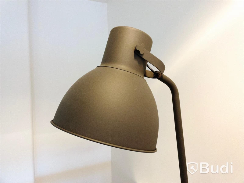 Lampa på fot, IKEA