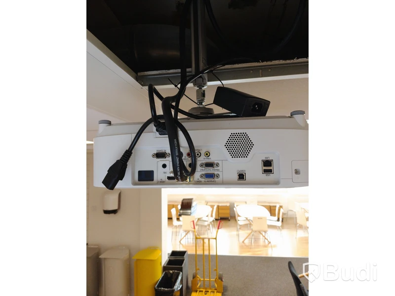 Projektor Ricoh, Lampa: 75 tim, återstående lamptid 98 procent