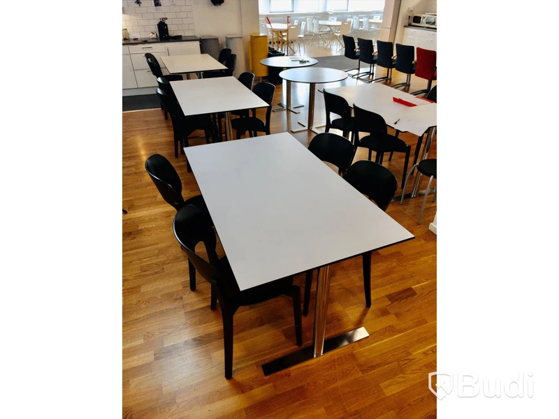 Matbord med 4st stolar 140x80x72 cm