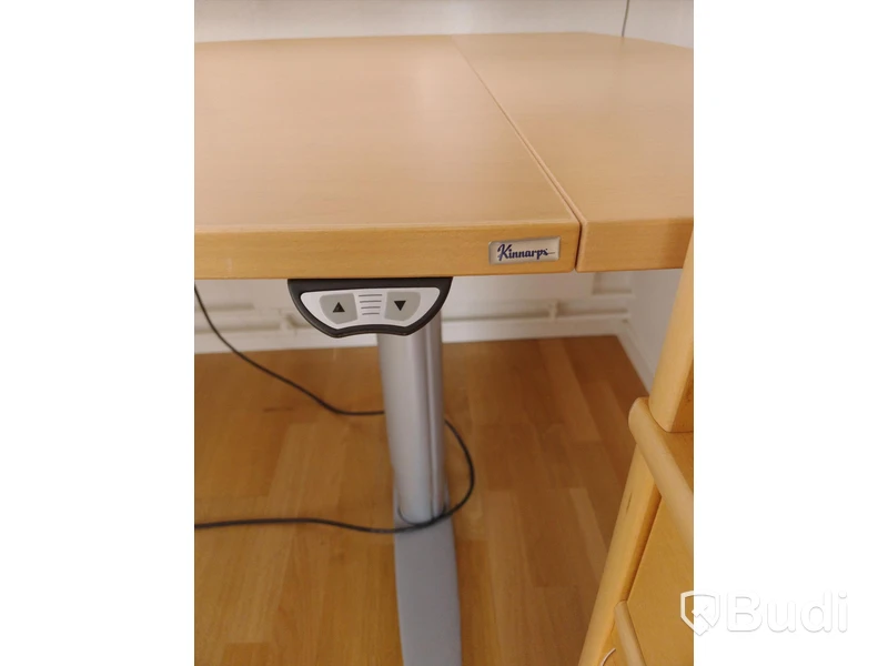 Höj- och sänkbart skrivbord Kinnarps 220x210