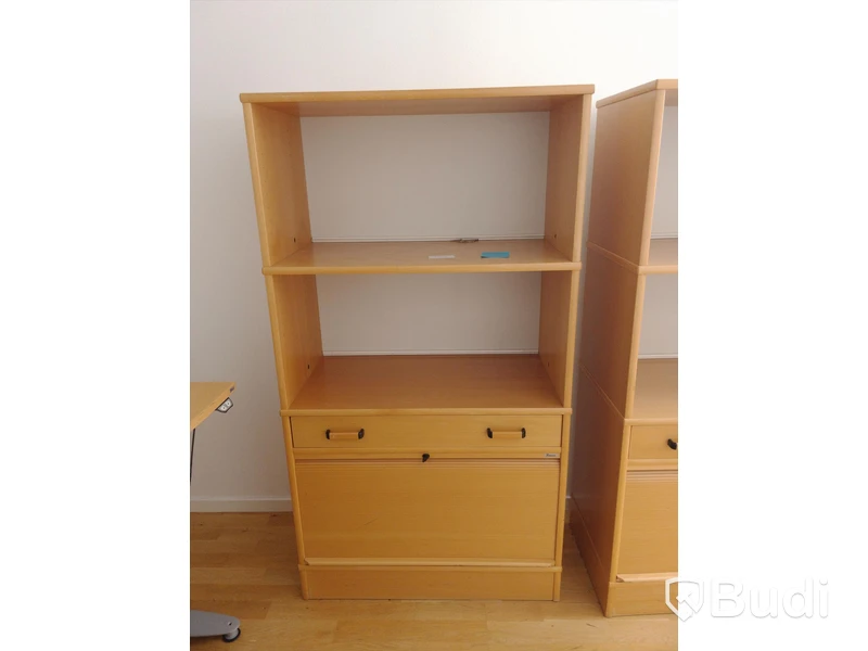 Bokhylla med låsbart jalusiskåp Kinnarps 80x40x146