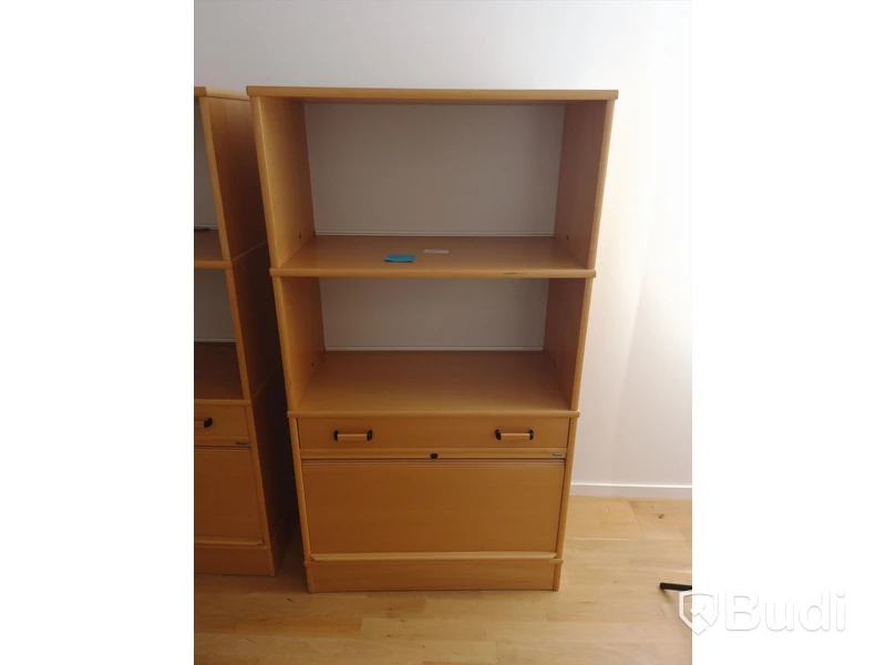Bokhylla med jalusiskåp Kinnarps 80x40x146, saknar nyckel