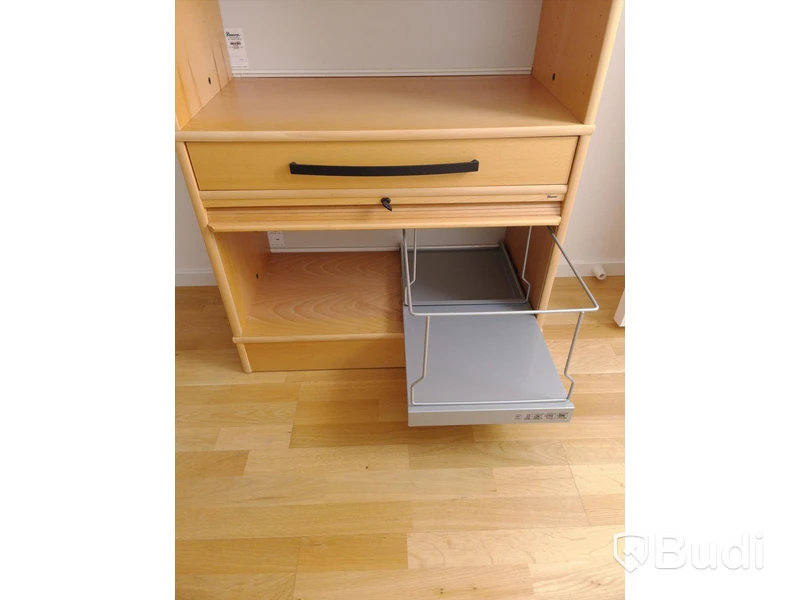 Bokhylla med låsbart jalusiskåp Kinnarps 80x40x146