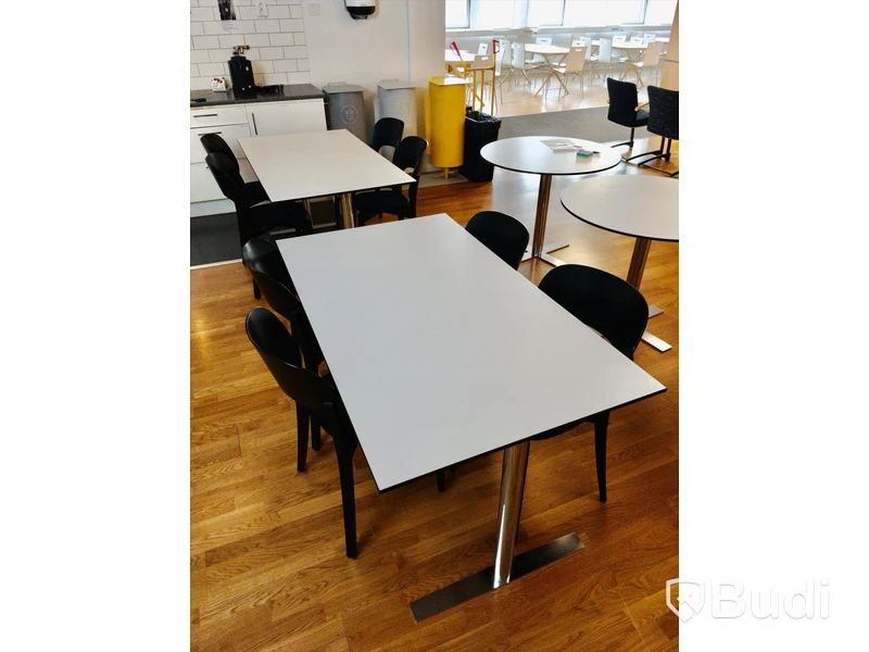 Matbord med 4st stolar 140x80x72 cm