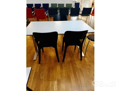 Matbord med 3st stolar 140x80x72 cm