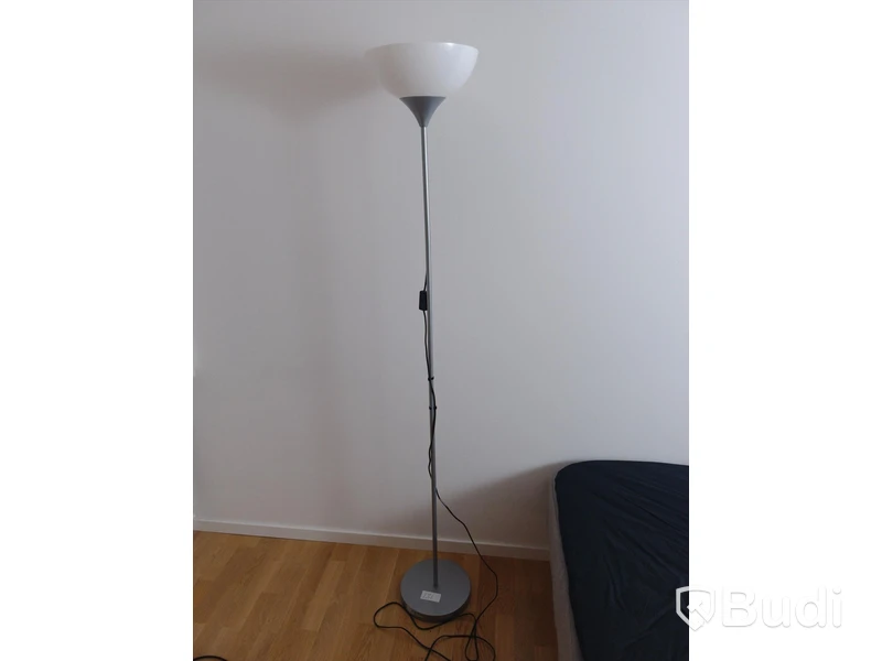 Golvlampa IKEA