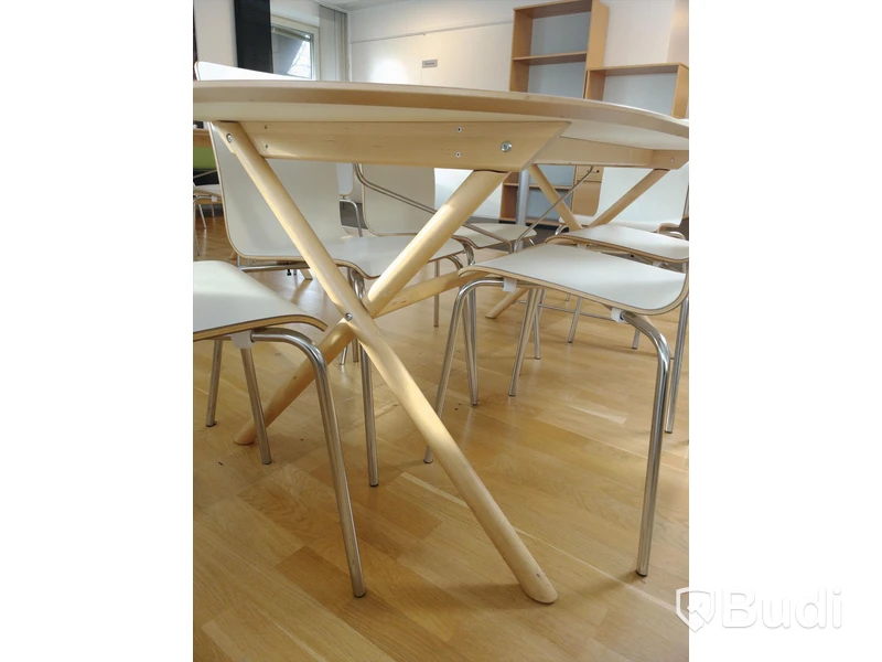 Matbord med 6st stolar L:185 cm B:90 cm H:72,5 cm