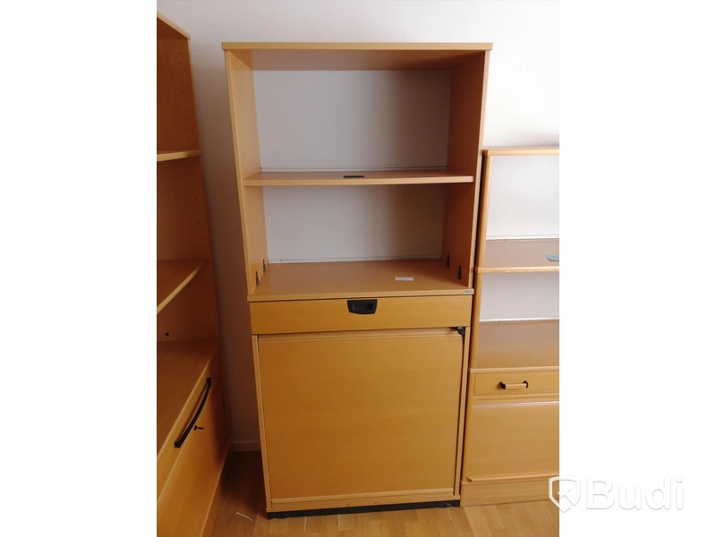 Bokhylla med låsbart jalusiskåp Kinnarps 80x38x178