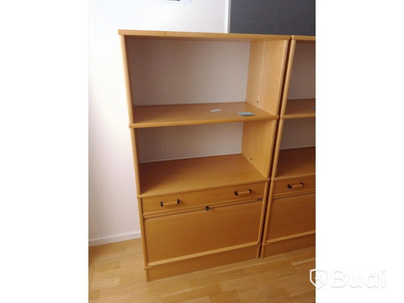 Bokhylla med låsbart jalusiskåp Kinnarps 80x40x146 cm