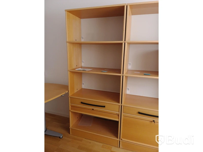 Bokhylla med låsbart jalusiskåp Kinnarps 80x40x185, saknar nyckel